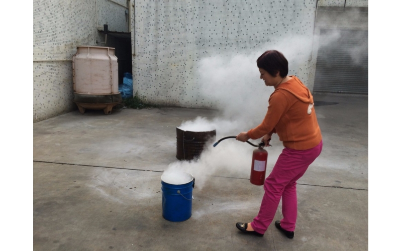 2015年12月31日  鑫永智员工消防培训记录